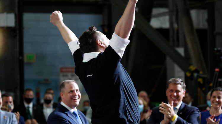 Musk jubelt, auch wenn der Roskosmossprecher von einer "Hysterie" spricht. 