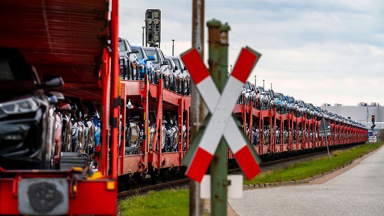 Die Autoverkäufe sind weltweit dramatisch eingebrochen. Eine Prämie soll Käufer dazu bewegen, wieder zuzugreifen.