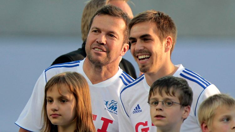 Beim Abschiedsspiel von Michael Ballack 2013 durfte Philipp Lahm gemeinsam mit seinem Idol Lothar Matthäus aufs Grün.
