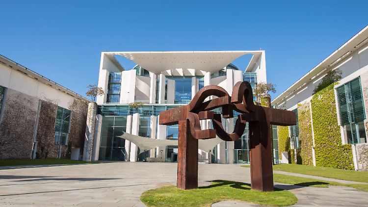 Die Bundesregierung soll jetzt zum Wirecard-Skandal Stellung beziehen, fordert die Opposition.