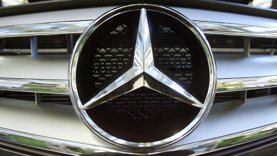 Der Daimler-Stern glänzt wie lange nicht mehr.