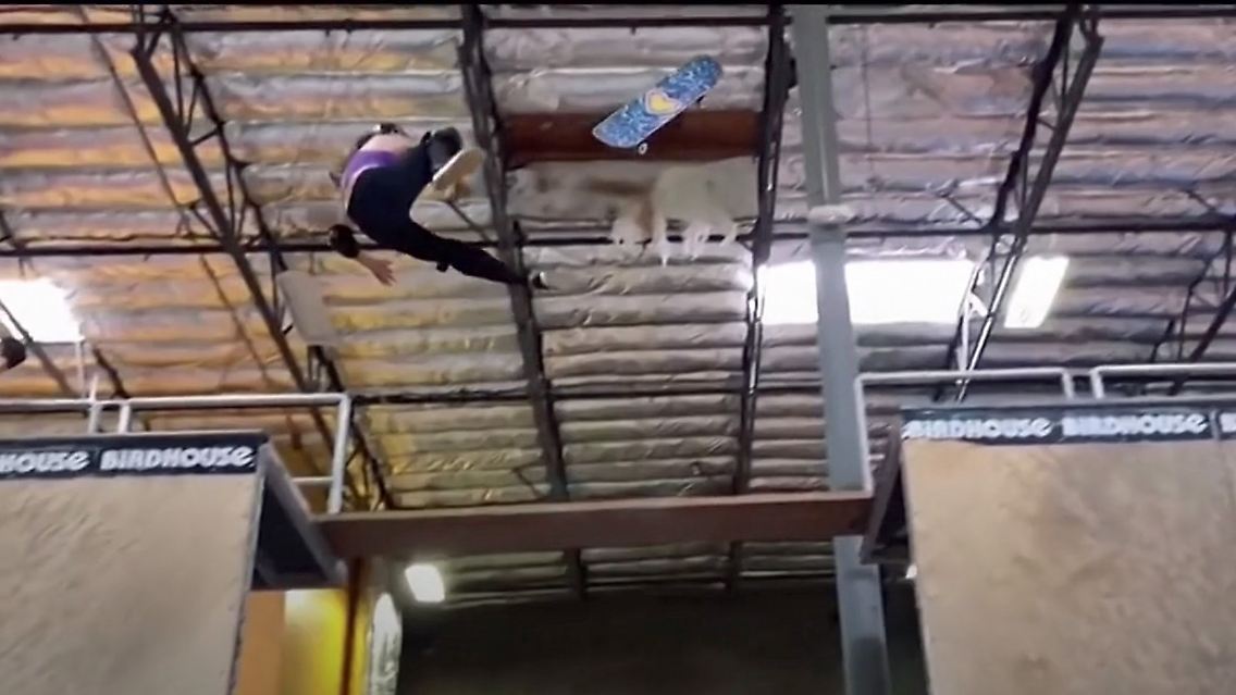 horror-unfall-skateboarderin.jpg