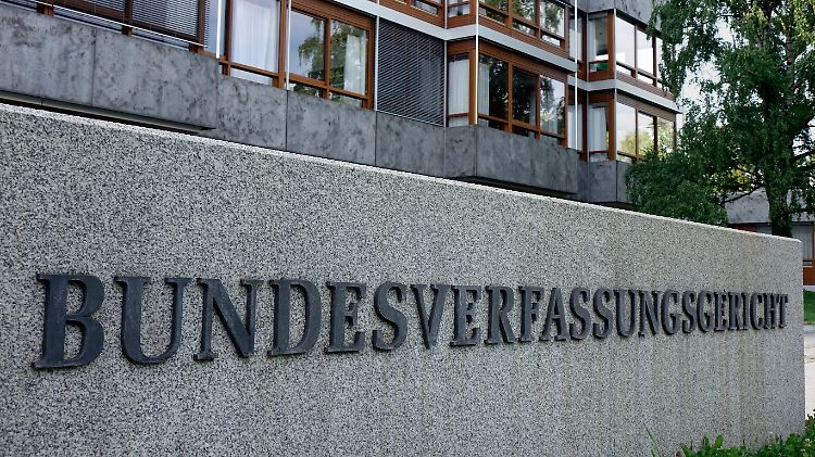 Das Bundesverfassungsgericht in Karlsruhe bestätigte den Eingang der ersten Verfassungsbeschwerde.