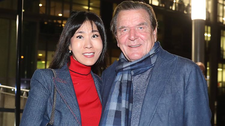 Gerade räumlich getrennt: Soyeon Schröder Kim und ihr Gerhard, Bundeskanzler a. D.