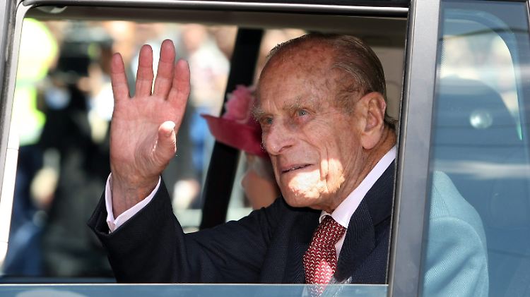 Prinz Philip soll "vorsorglich" ins Krankenhaus gebracht worden sein, meldet der Palast.