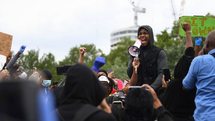 "Ich spreche zu euch vom Herzen", sagte John Boyega in London.