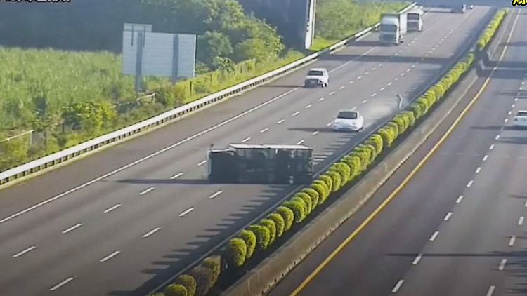 Tesla Unfall Lkw 2.JPG