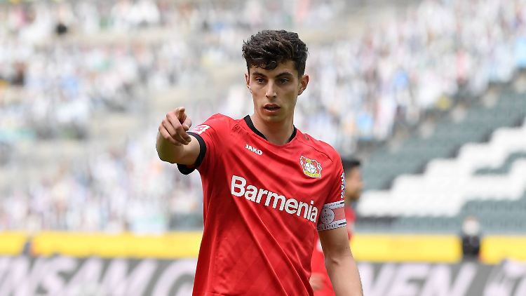 Hier bin ich, da lang geht's: So klare Ansagen macht Kai Havertz nur auf dem Platz.