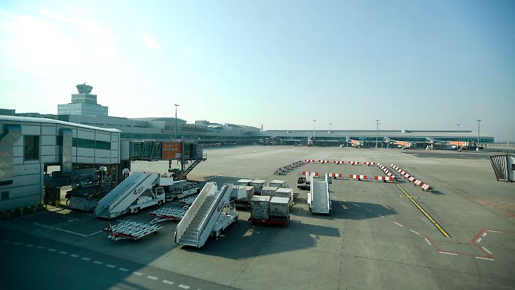 Eigentlich war die Landebahn am Prager Flughafen wegen Wartungsarbeiten gesperrt.