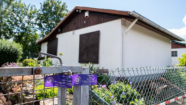 In dieser Gartenlaube in Münster soll der 27-Jährige zusammen mit mindestens drei weiteren Männern zwei Kinder schwer missbraucht haben.