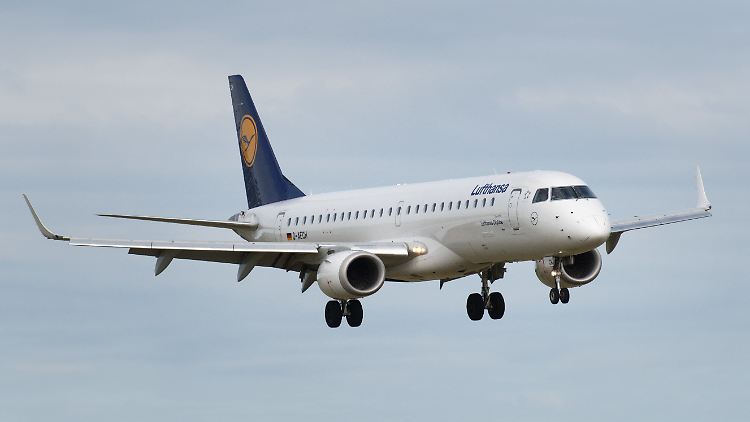 "Wer zurückwill nach Deutschland, den bringen wir zurück", sagt Lufthansa-Chef Carsten Spohr.