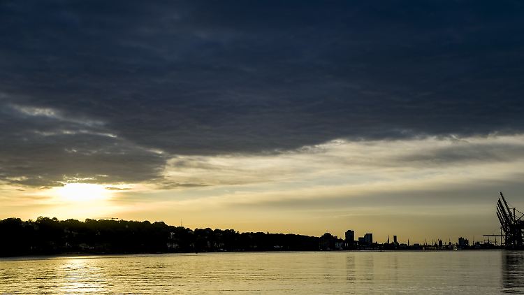 Anfang der Woche bleibt es noch kühl und regnerisch. Am Wochenende wird es dann aber sommerlich warm.