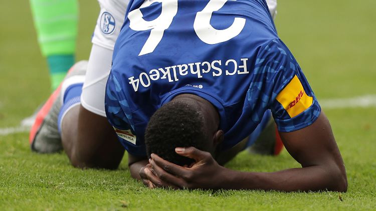 Salif Sané als Sinnbild: Es schmerzt derzeit, Schalke 04 zu sein.