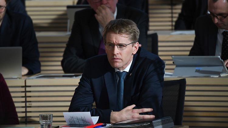 Regierungschef Günther - es scheint was faul im Staate zwischen Ost- und Nordsee.