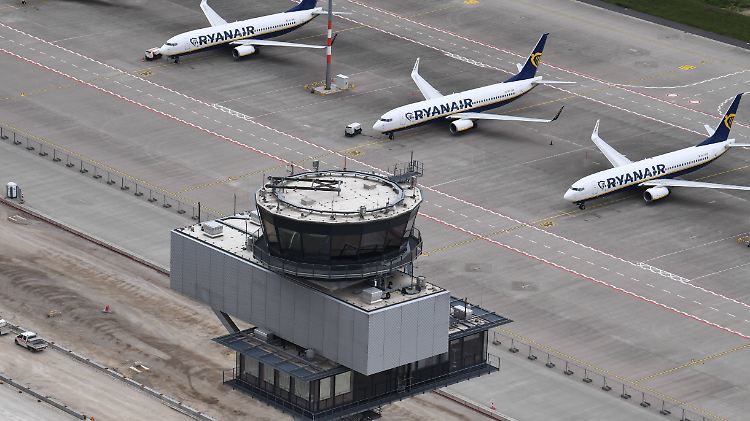 Der irische Billigflieger freut sich über die Buchungszahlen - und hält die neuen Regeln für Quatsch.