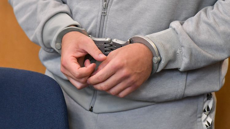 Der 21-Jährige befindet sich zurzeit in Gewahrsam (Symbolbild).