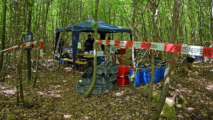 Ein Spaziergänger hatte die menschlichen Überreste entdeckt.