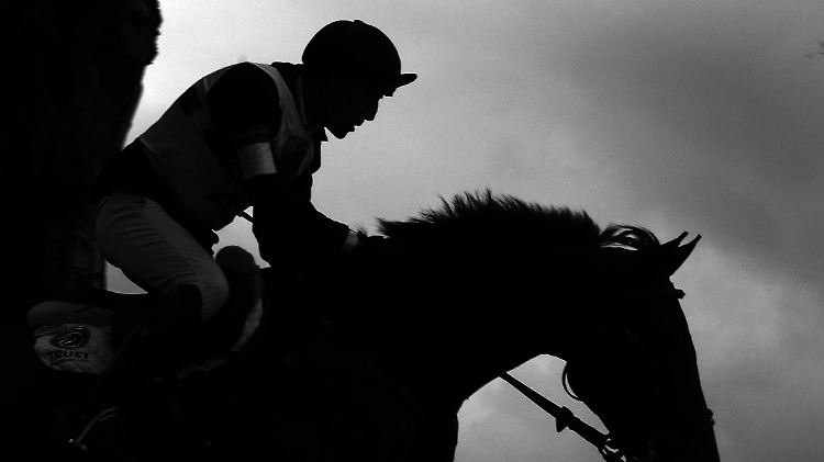 Schatten über dem Vielseitigskeitsreiten.