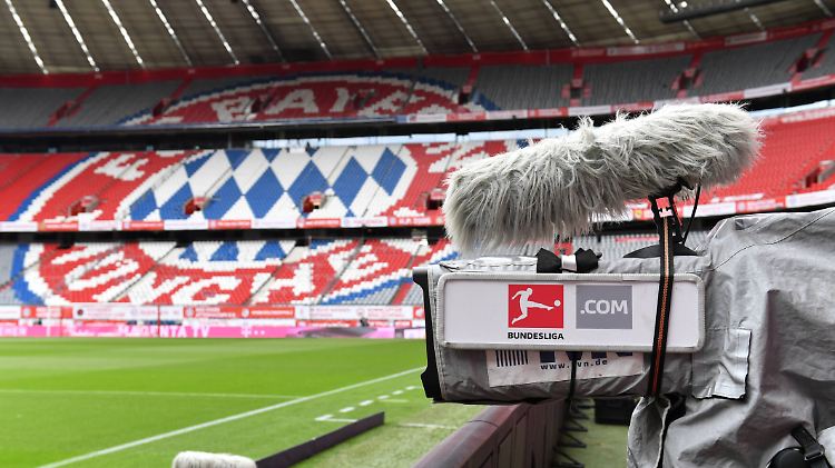 Wer darf künftig das Signal aus den Bundesligastadien in die Welt schicken? Darum geht es dieser Tage für die DFL.