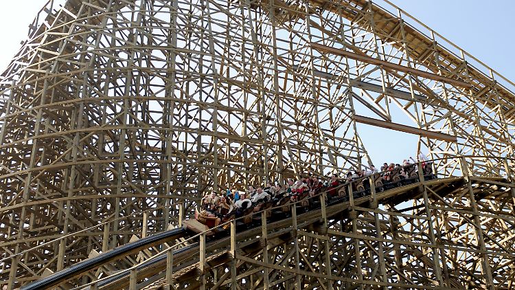 Auf Nummer sicher: Ob und wie sich Aerosole bei einer Achterbahnfahrt verteilen, wurde vor der Wiedereröffnung des Europa-Parks getestet.