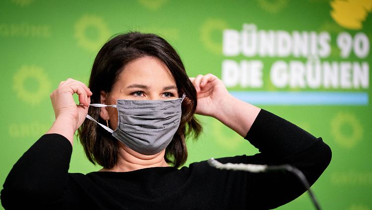"Das Versammlungsrecht ist ein hohes Gut": Grünen-Chefin Baerbock bewertet die Großdemos gegen Rassismus positiv.  