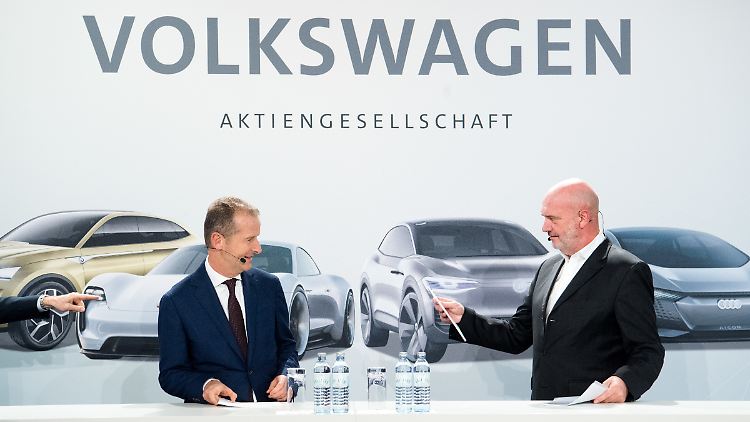 Vorstandschef Diess und Betriebsratschef Osterloh (v.l.) zogen lange an einem Strang. Das ist jetzt vorbei.