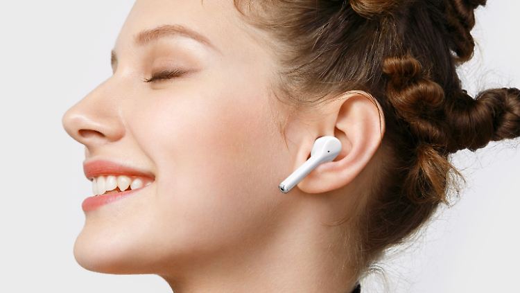 Die Huawei Freebuds 3i gibt's in Weiß oder Schwarz.