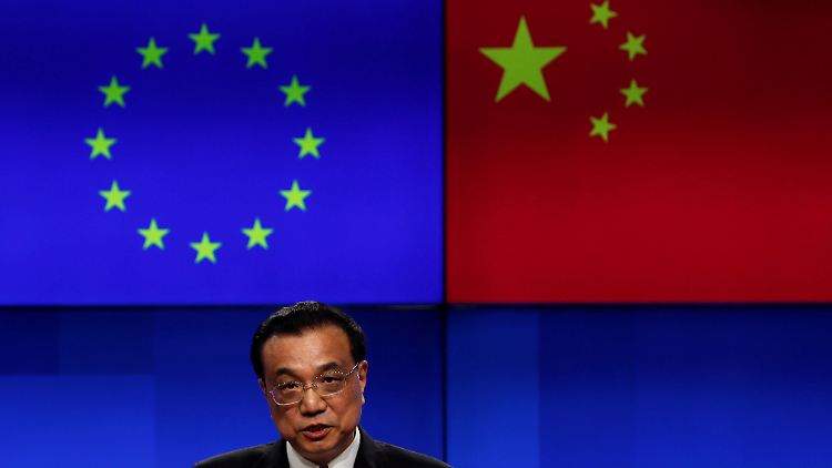 Li beim EU-China-Gipfel im vergangenen Jahr in Brüssel. Die diesjährige Ausgabe in Leipzig hatte Deutschland abgesagt. 