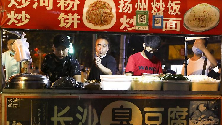 Straßenmarkt im südlichen Peking am Mittwoch. 