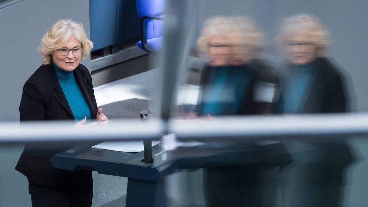 Lambrecht kündigte an, dass es ihr nicht nur um Strafverschärfung gehe, sondern auch um eine ordentlichen Präventionsarbeit.