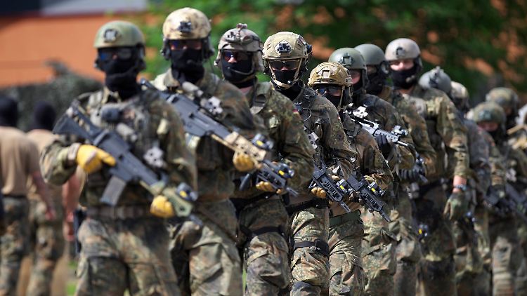 Der Soldat bitte die Ministerin, persönlich das Thema an sich zu ziehen, heißt es weiter.
