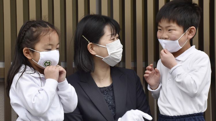 In Japan werden alljährlich Masken, etwa während des Pollenflugs, im ganzen Land getragen.