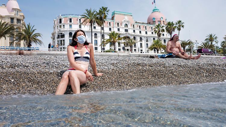 In Frankreich, etwa hier in Nizza an der Côte d'Azur, dürfen Urlauber wieder an den Strand.