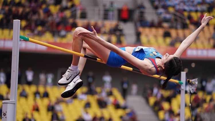 Marija Lassizkene ist dreifache Weltmeisterin im Hochsprung - doch auch ihr droht der Olympia-Ausschluss.