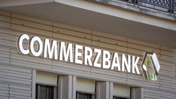 Die Commerzbank-Spitze hat Cerberus abblitzen lassen. Nun erhöht der Investor den Druck.