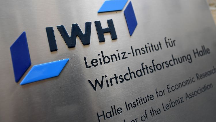 Aktuell geben sich die IWH-Ökonomen relativ optimistisch, indem sie unter dem Strich mit einem Rückgang des deutschen Bruttoinlandsproduktes von 5,1 Prozent rechnen.