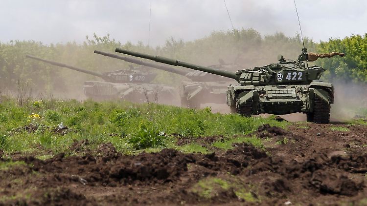 "Russische Aggression": Pro-russische Separatisten halten im Mai in Donezk eine Militärübung ab.
