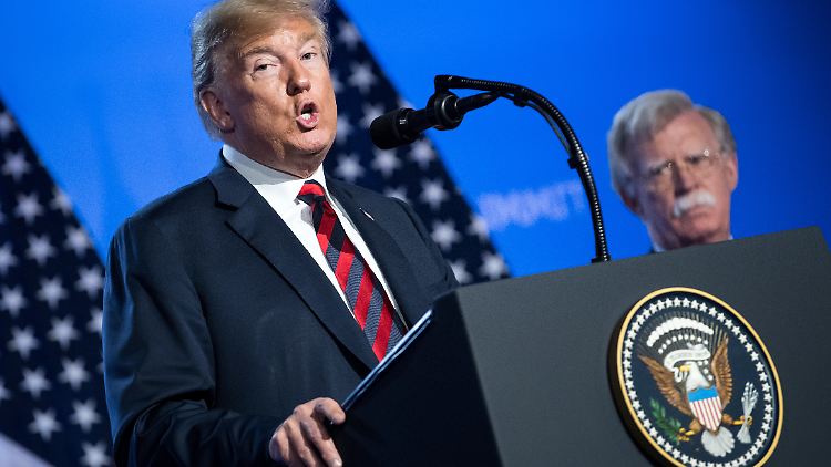 Früher redete Trump, jetzt redet sein Ex-Berater - für ein Millionenhonorar.
