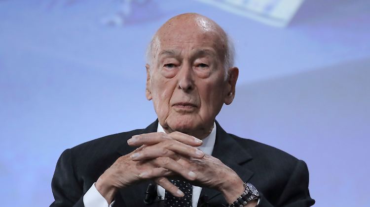 Giscard d'Estaing weist Vorwürfe der sexuellen Belästigung zurück und schießt verbal gegen die WDR-Journalistin, die sie erhoben hat.