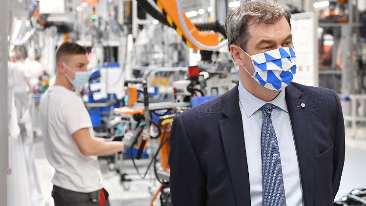 "Thema muss wieder auf die Agenda": Söder im Audi-Werk in Ingolstadt.