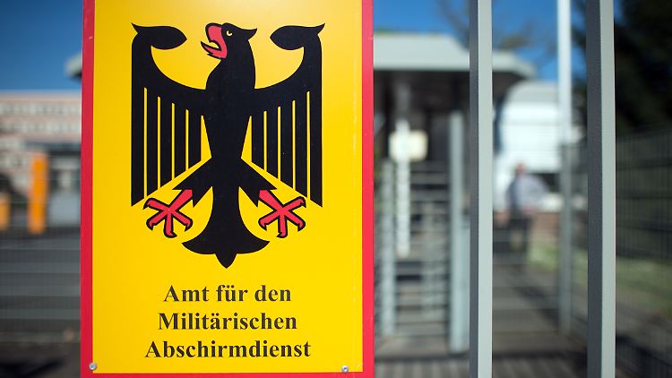 MAD-Kaserne in Köln:  Hier wird nach Extremisten in der Bundeswehr gefahndet.