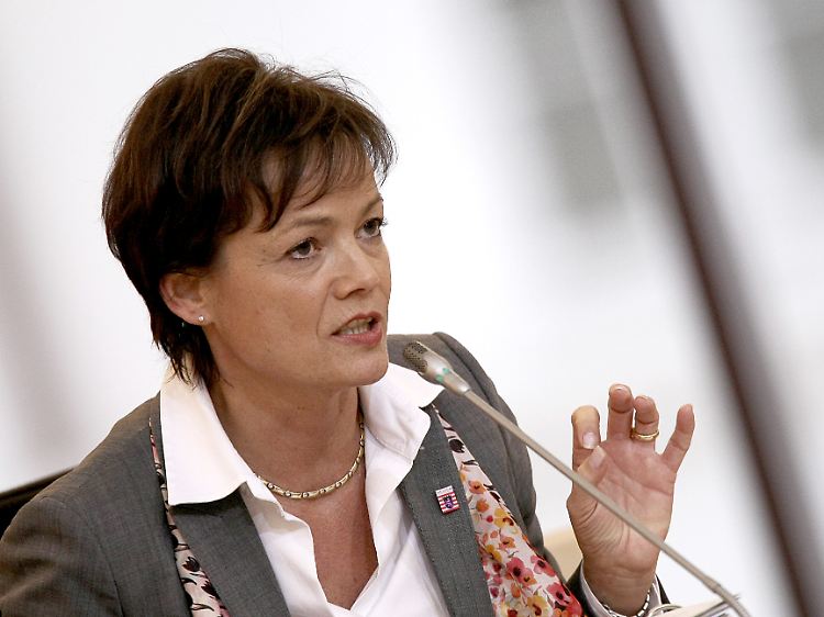 Hessens Umweltministerin Lucia Puttrich (CDU) weist Vorwürfe der Opposition zurück, die Landesregierung habe die Veruntreuung von Geld des Klosters Eberbach durch Hebgen vertuscht.