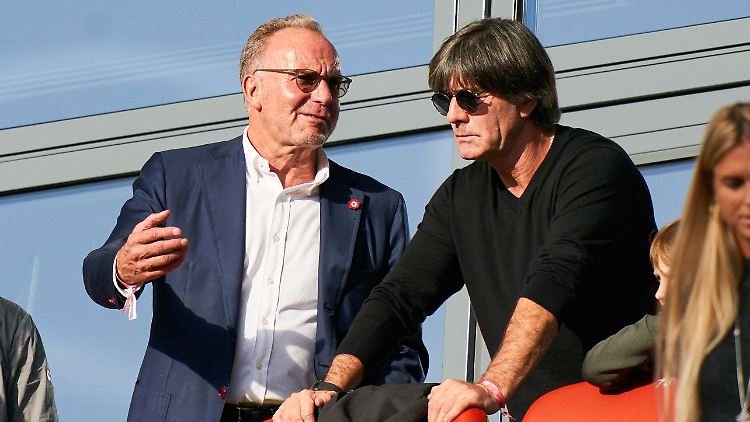 Während Rummenigge sich aufregt, bleibt Löw ganz gelassen wegen des Uefa-Terminplans.