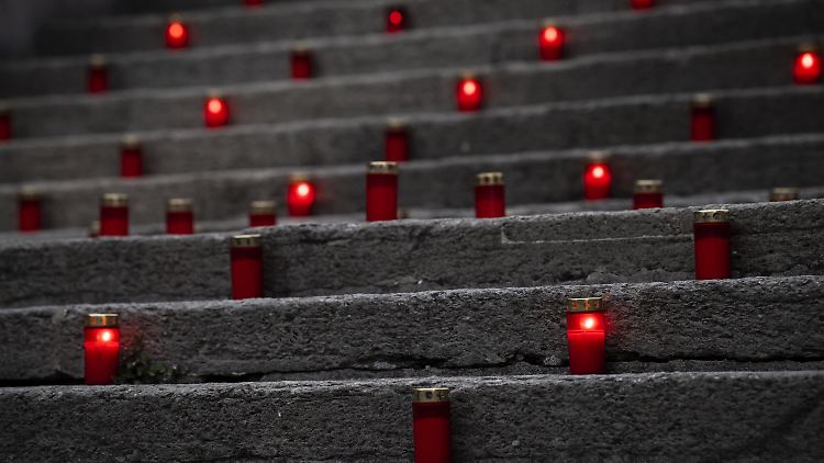 Noch im April liegt die Zahl der Gestorbenen bei 83.000 Fällen. Mehr als 80.000 Sterbefälle hatte es in Deutschland zuletzt im April 1977 gegeben.