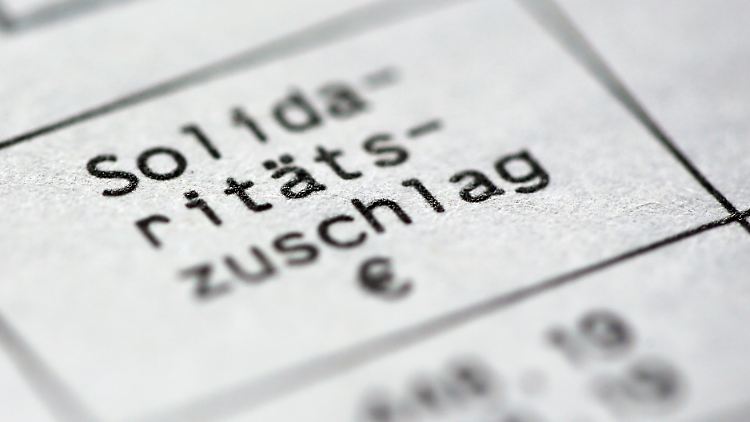 Der Solidariätszuschlag wurde ursprünglich  zum 1.7.1991 befristet auf ein Jahr eingeführt und wird heute immer noch erhoben.  