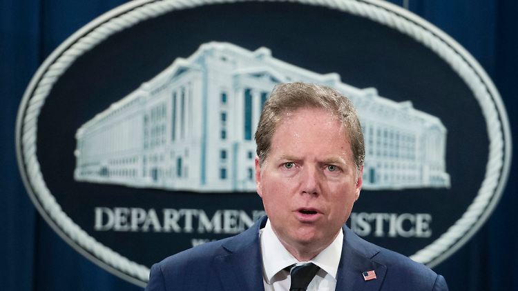 Geoffrey Berman stellt klar, dass er nicht vorhat, seinen Posten aufzugeben.