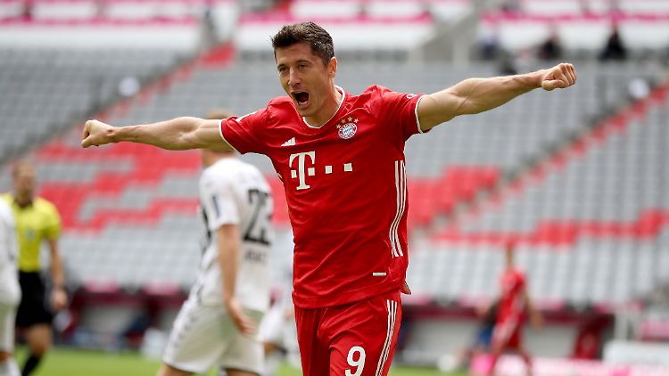 Robert Lewandowski erzielte am 33. Spieltag seinen 33. Saisontreffer.