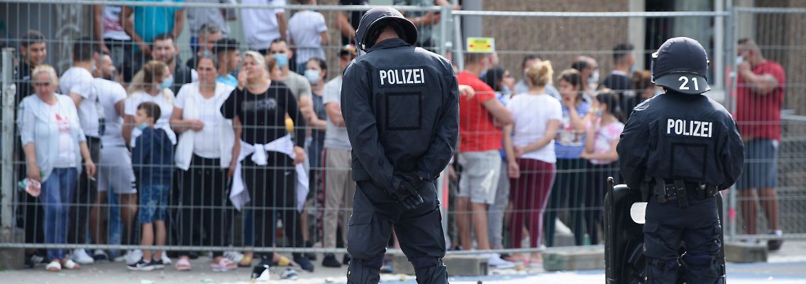 Laut Polizeisprecherin hatten mehrere Bewohner des unter Quarantäne gestellten Gebäudes in Göttingen versucht über Zäune zu steigen.