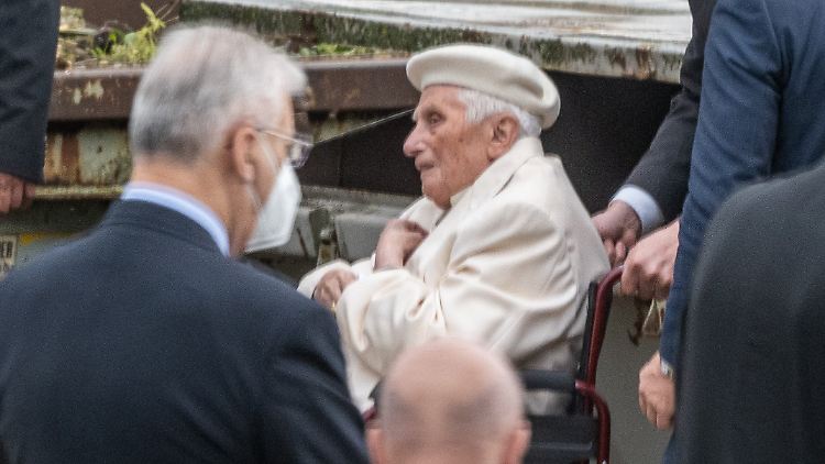Mindestens bis Montag will Benedikt XVI. in Deutschland bleiben.