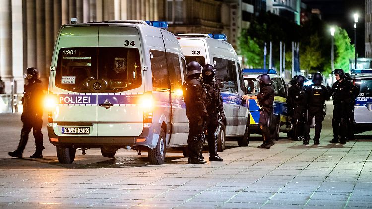 Stuttgarts Polizei musste Verstärkung anfordern, um die Lage unter Kontrolle zu bringen.